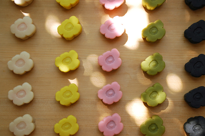 Marimekkoのアイコニックなフラワープリント♡ウニッコ模様のスイーツたち♡にて紹介している画像