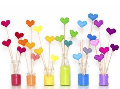 会場装飾もドレスも小物も＊レインボーがテーマの結婚式なら用意したいウェディングアイデア14選♡にて紹介している画像