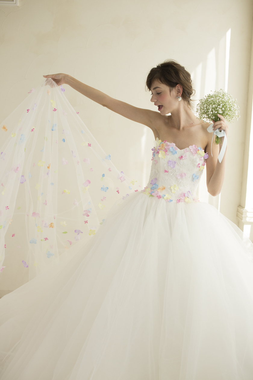 "I Can't Wait to Try It On! The Adorably Charming Wedding Dress from the KIYOKO HATA and marry Collaboration Revealed for the First Time*"にて紹介している画像