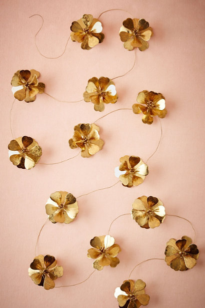 "From Photo Flops to Garlands: 10 Wedding Items from BHLDN You Will Love!"にて紹介している画像