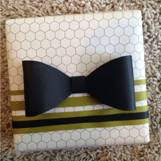 How to Make Adorably Cute Paper Ribbons That Are Perfect for Petite Gifts and Place Cards – Super Easy!にて紹介している画像