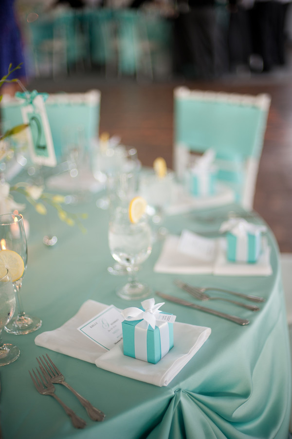 Elegant and Refined: 16 Essential Items for Brides Planning a Tiffany Wedding♡にて紹介している画像