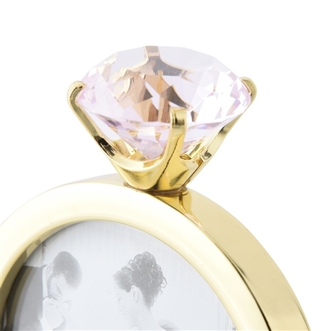 "Sparkling Like a Diamond Ring: Francfranc's Adorable Ring Photo Frame"にて紹介している画像