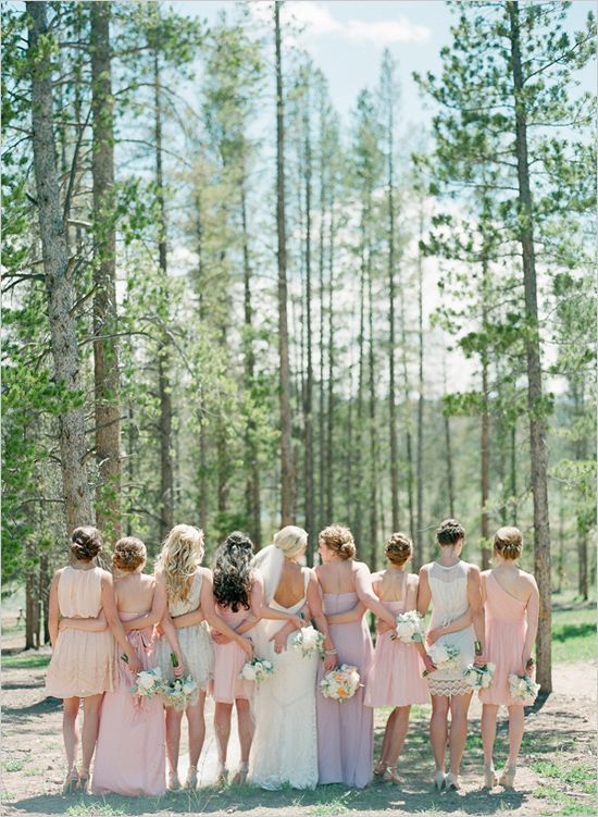 Not Matching Dresses but Unified Style: Dresses that Best Highlight Each Character!にて紹介している画像