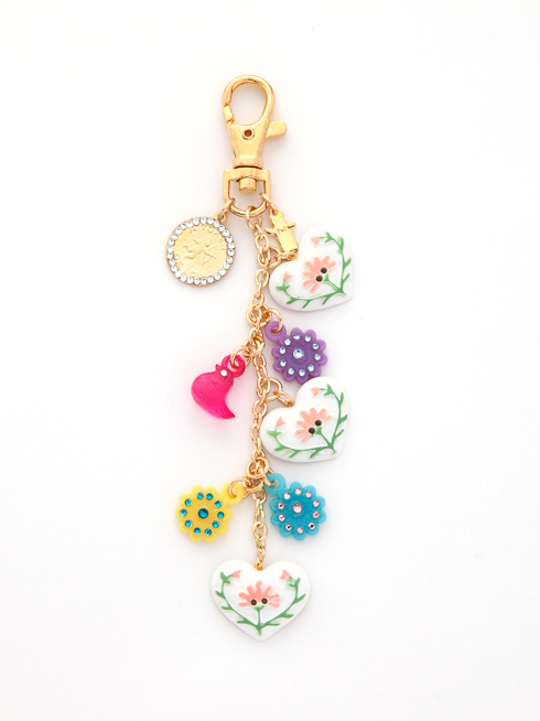 "Did You Know That the Adorable Accessories from 'fafa' (FeFe) Make Perfect Gifts for Weddings and Treats for Yourself?"にて紹介している画像