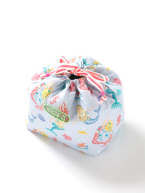 "Did You Know That the Adorable Accessories from 'fafa' (FeFe) Make Perfect Gifts for Weddings and Treats for Yourself?"にて紹介している画像