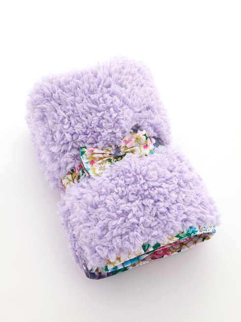 "Did You Know That the Adorable Accessories from 'fafa' (FeFe) Make Perfect Gifts for Weddings and Treats for Yourself?"にて紹介している画像