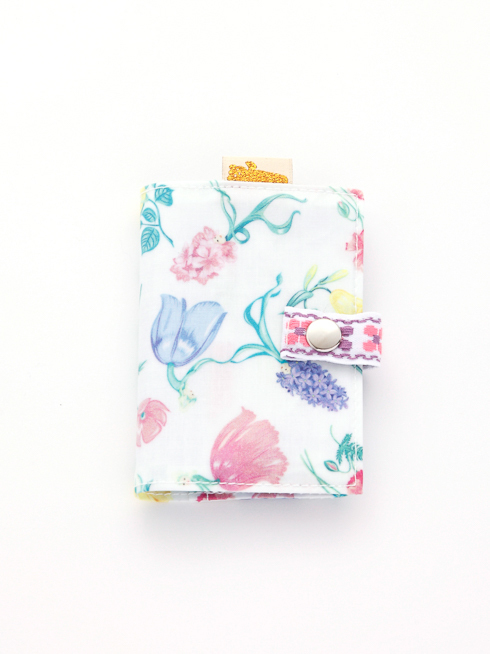 "Did You Know That the Adorable Accessories from 'fafa' (FeFe) Make Perfect Gifts for Weddings and Treats for Yourself?"にて紹介している画像