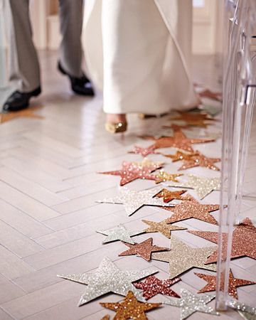 Don't Miss Out: The Allure of Glitter Paper, a Powerful Ally for Bridal DIY Projects – Tips and Ideas Explained!にて紹介している画像