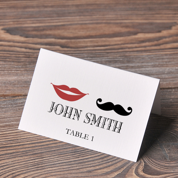 DIY Name Cards Inspiration: 10 Simple and Easy Designs for Folded Paper Place Cards ♥にて紹介している画像