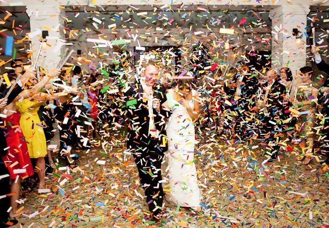 "Confetti in the Air: 3 Recommended Situations for a Beautiful Paper Shower Celebration"にて紹介している画像