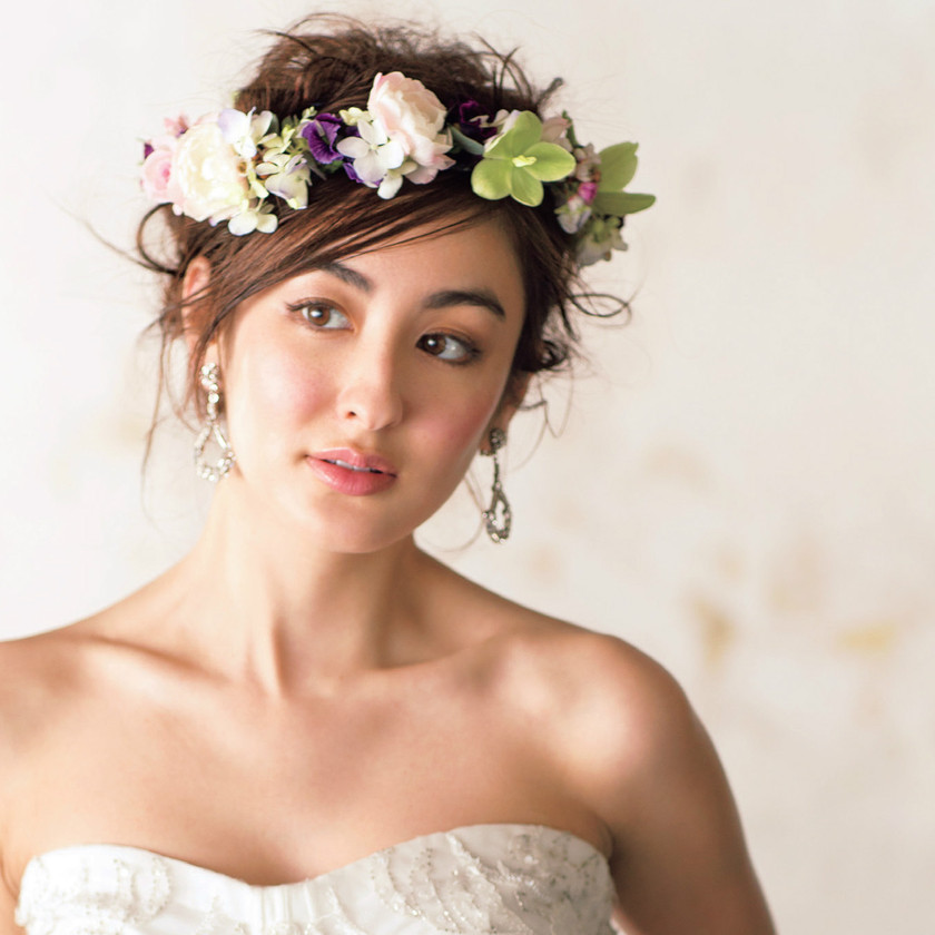 "Floral Bride" ♩ 7 Gorgeous Hair Arrangements with Real Flowers for Your Perfect Head Accessories!♡にて紹介している画像