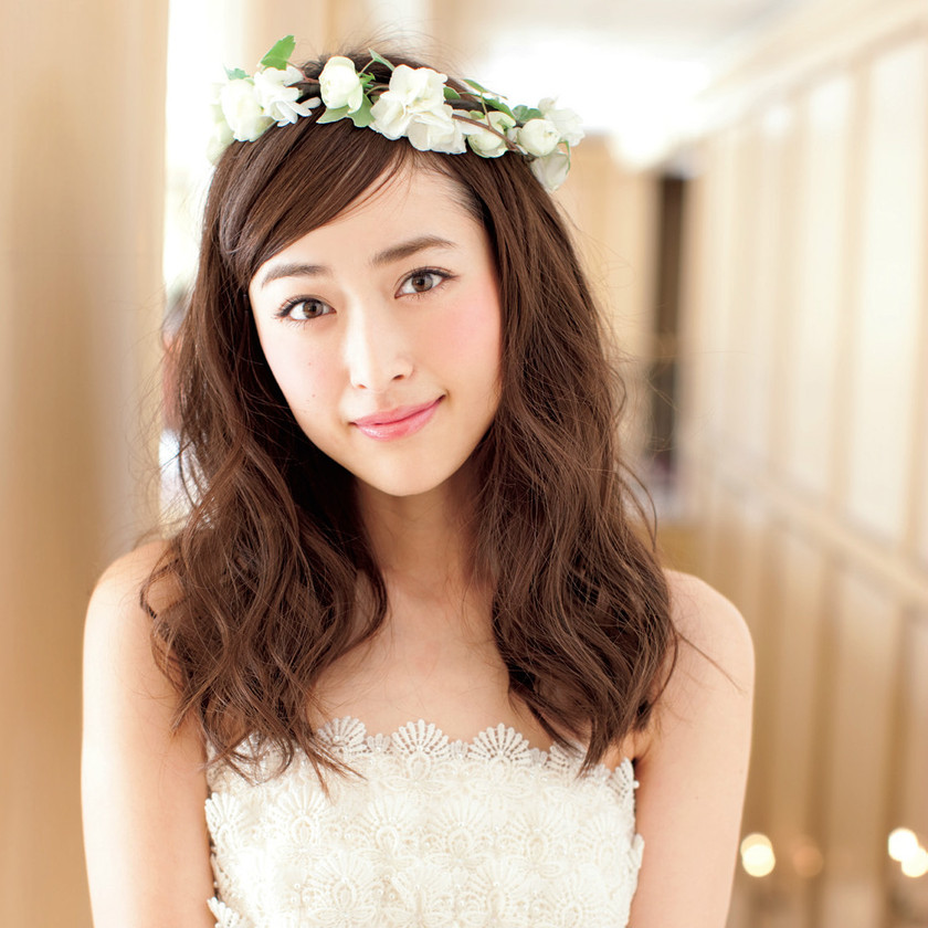 "Floral Bride" ♩ 7 Gorgeous Hair Arrangements with Real Flowers for Your Perfect Head Accessories!♡にて紹介している画像