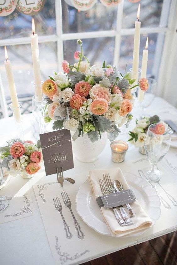 8 Elegant and Refined White-Themed Designs for Main Tables: Beautiful White Head Table Ideas ♡にて紹介している画像
