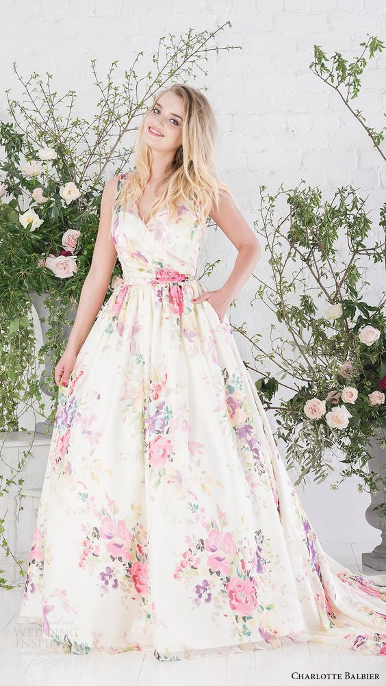 人気ドレスショップのインスタで見つけた◎かわいくて華やかな〔プリント柄カラードレス〕5選＊にて紹介している画像