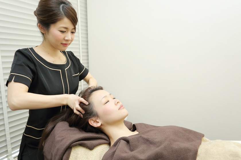 むくんだ足に、大きなお顔。。。これでドレスを着るわけにはいかないから。通うべき〔神エステサロン〕はどこ?にて紹介している画像