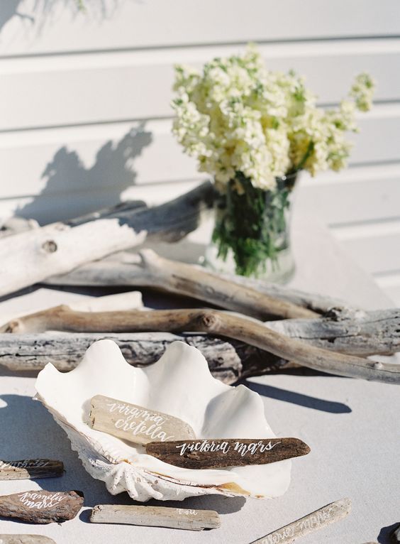 "6 Original Place Cards That Guests Will Love to Receive, Available on Minne * [Prices from 200 to 800 yen]"にて紹介している画像