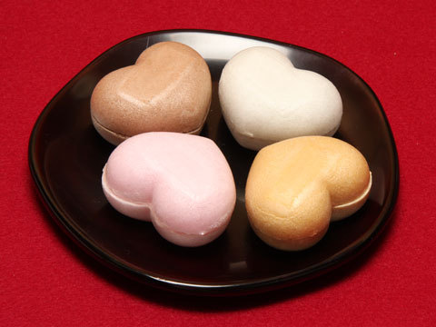 ゲスト受けしそう♡引菓子やプチギフトにしたい、とってもキュートな形の【最中（もなか）】４選＊にて紹介している画像