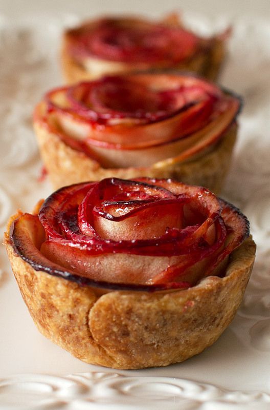 "Become the Smart and Beautiful Princess 'Belle'♡ A 'Beauty and the Beast' WEDDING♡"にて紹介している画像