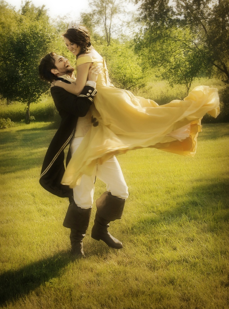 "Become the Smart and Beautiful Princess 'Belle'♡ A 'Beauty and the Beast' WEDDING♡"にて紹介している画像