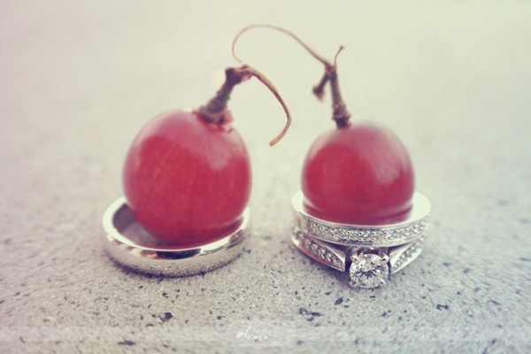 A Collection of Adorable Sparkling Rings Featuring Large Diamonds ♡にて紹介している画像