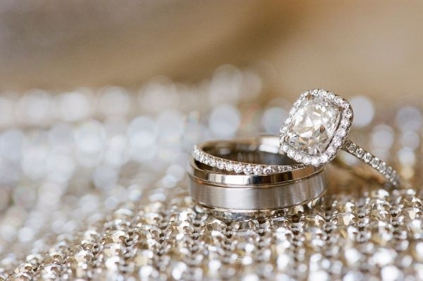 A Collection of Adorable Sparkling Rings Featuring Large Diamonds ♡にて紹介している画像