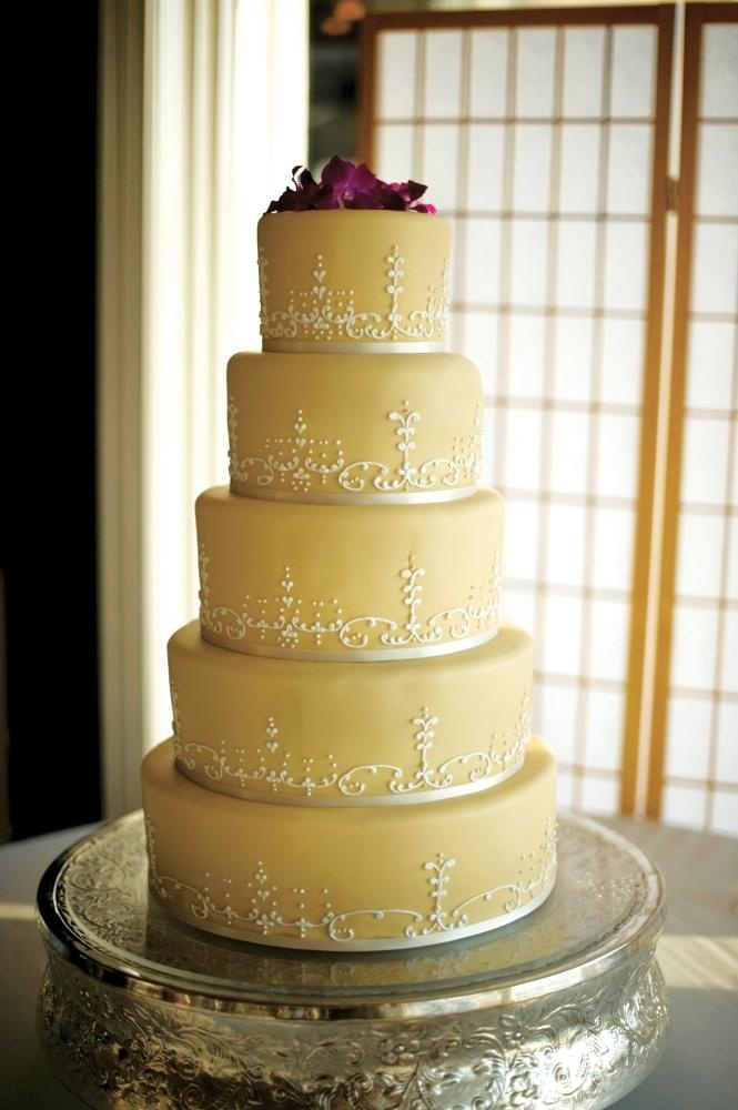 "Become the Smart and Beautiful Princess 'Belle'♡ A 'Beauty and the Beast' WEDDING♡"にて紹介している画像