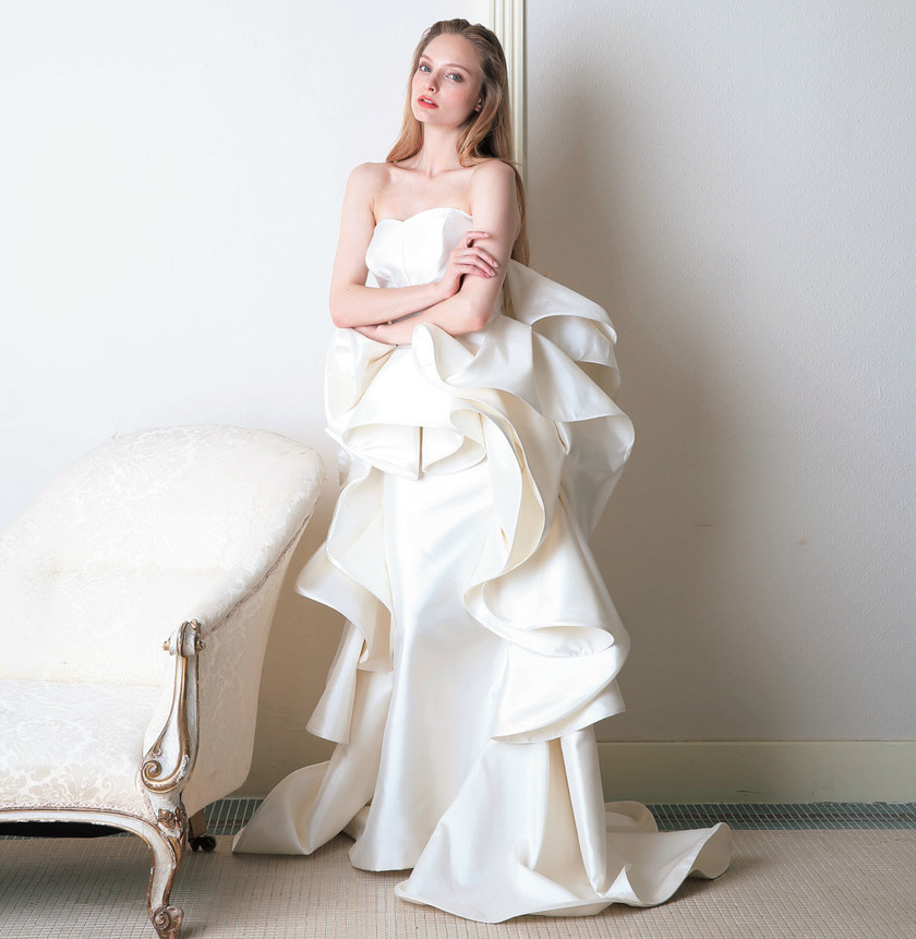 ひと目で違いのわかる手の込んだデザインに注目！最強のクチュールライク・ドレス10選＊にて紹介している画像