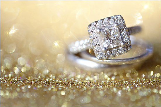 A Collection of Adorable Sparkling Rings Featuring Large Diamonds ♡にて紹介している画像