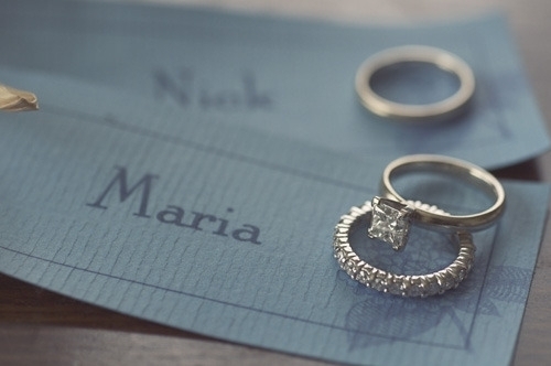 A Collection of Adorable Sparkling Rings Featuring Large Diamonds ♡にて紹介している画像