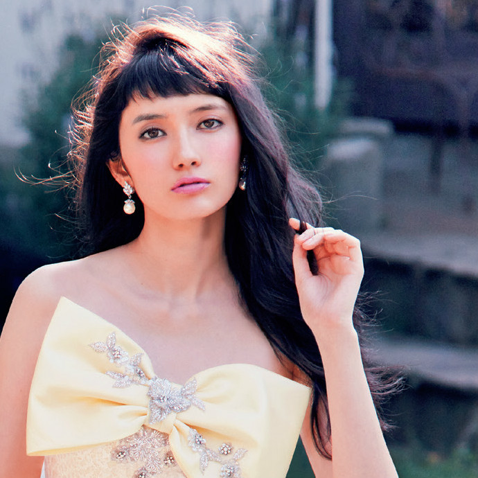 "7 Adorable 'Yuru-Wa Princess Girly Hairstyles' Perfect for Your Wedding That Will Make Everyone Swoon♡"にて紹介している画像