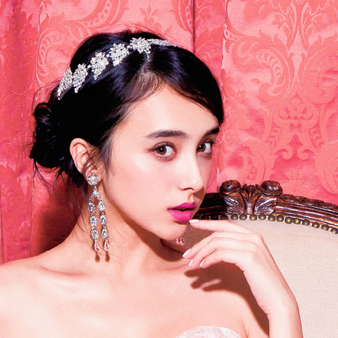 "7 Adorable 'Yuru-Wa Princess Girly Hairstyles' Perfect for Your Wedding That Will Make Everyone Swoon♡"にて紹介している画像