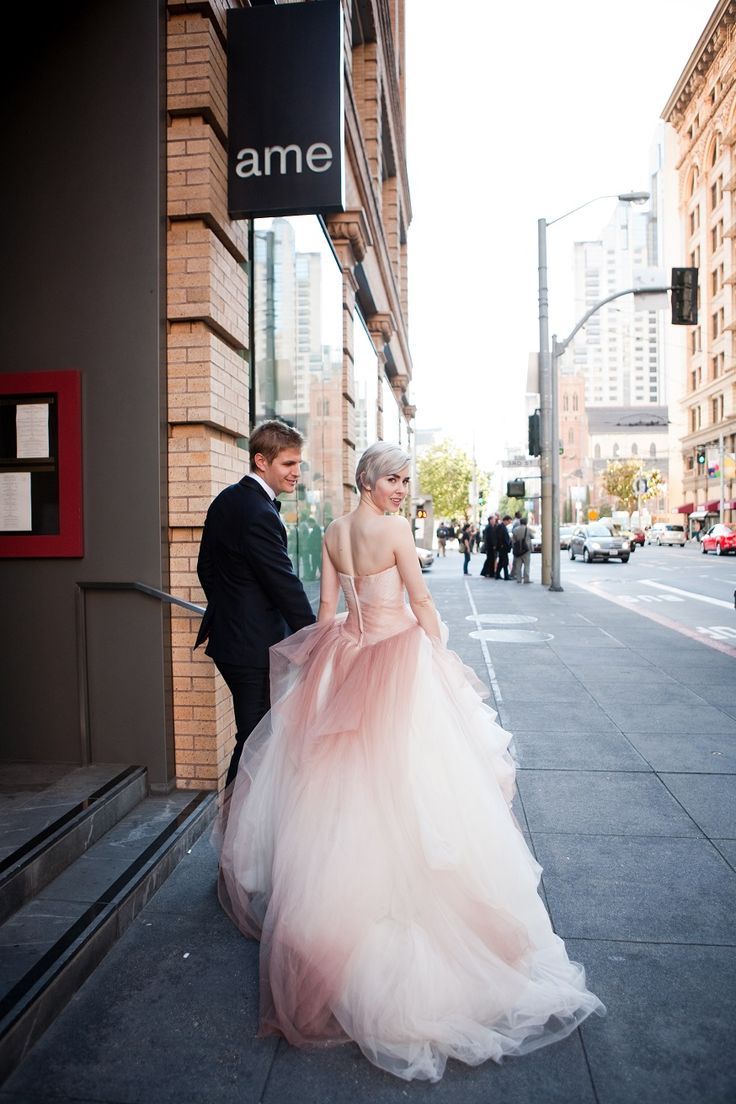 Eternal Maiden Colors: Let's Make Dreams Come True in a Pink Wedding Dress!にて紹介している画像