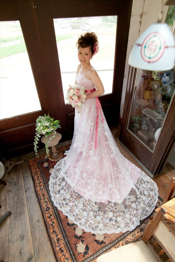 Eternal Maiden Colors: Let's Make Dreams Come True in a Pink Wedding Dress!にて紹介している画像