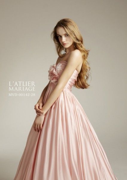 Eternal Maiden Colors: Let's Make Dreams Come True in a Pink Wedding Dress!にて紹介している画像