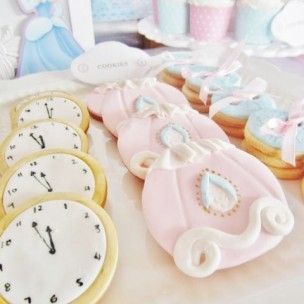Bibbidi-Bobbidi-Boo: Cinderella-Inspired Wedding Ideas♡にて紹介している画像