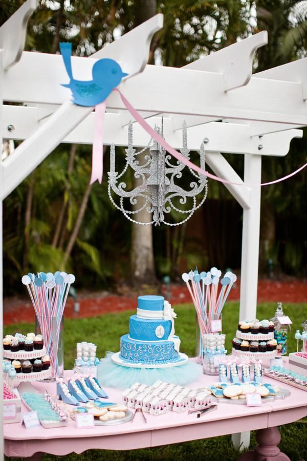 Bibbidi-Bobbidi-Boo: Cinderella-Inspired Wedding Ideas♡にて紹介している画像