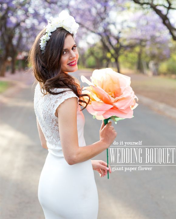 Do You Know About Giant Paper Roses? The Adorable Magic of Big Flowers!にて紹介している画像