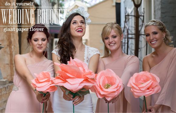 Do You Know About Giant Paper Roses? The Adorable Magic of Big Flowers!にて紹介している画像