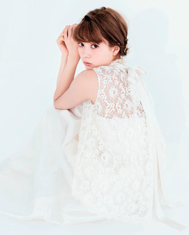 "Sweet Vibes! Three Modern Classic Bridal Hairstyles Perfect for Girly Girls*"にて紹介している画像