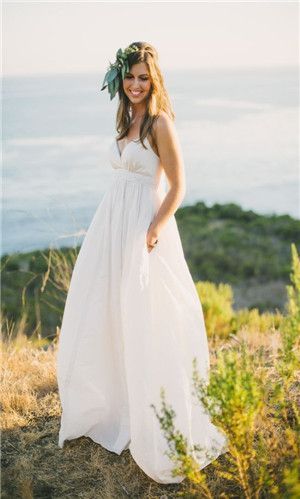 Chic and Effortless: Elegant Bridal Dresses in Straight Lines!にて紹介している画像