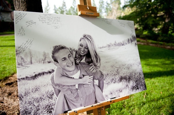 Creating a Memorable Wedding Filled with Memories: 7 Ideas to Decorate Your Venue with Your Photos ❤️にて紹介している画像