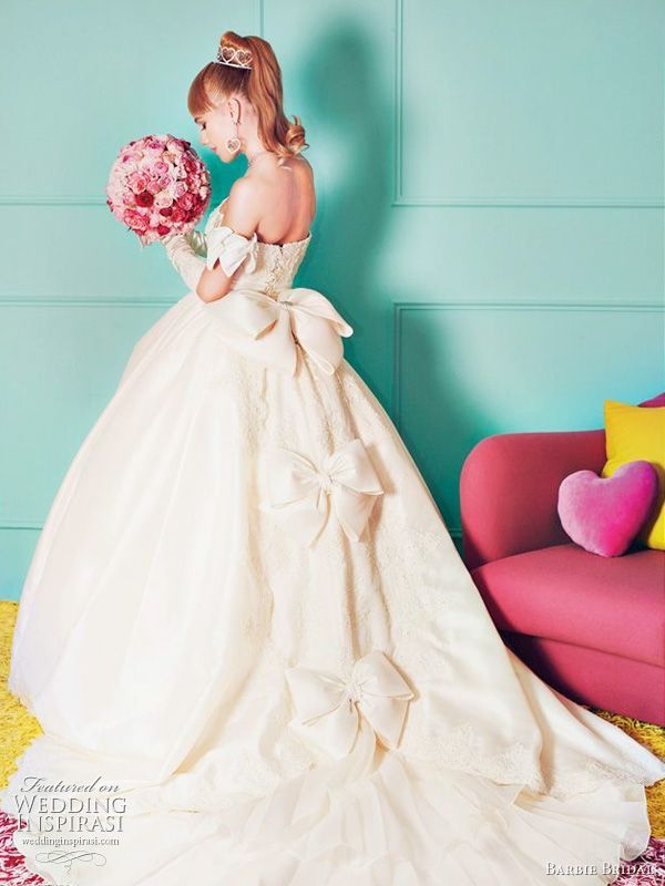 A Cute Collection of Pure White Dresses from "Barbie BRIDAL" Showcasing the World of Barbie ♡にて紹介している画像