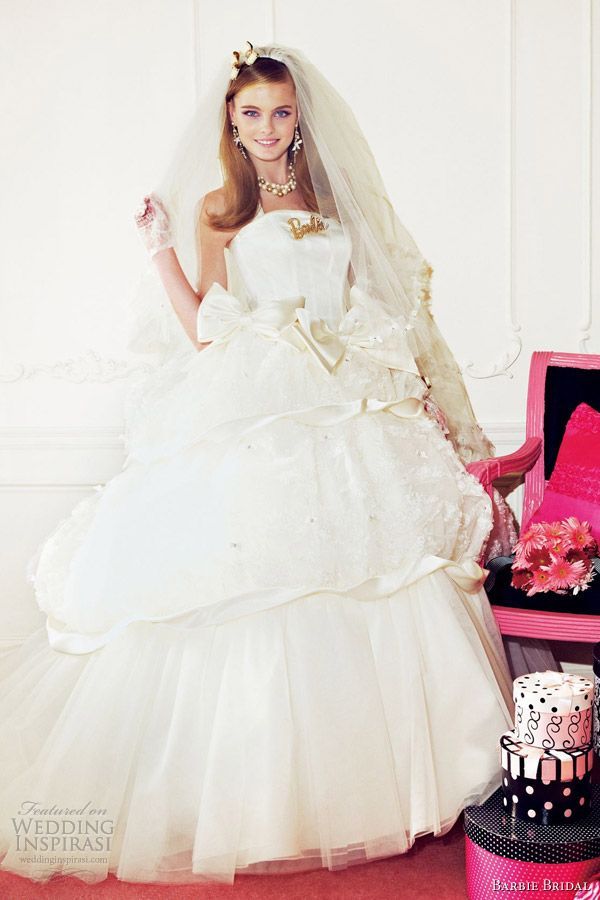 A Cute Collection of Pure White Dresses from "Barbie BRIDAL" Showcasing the World of Barbie ♡にて紹介している画像