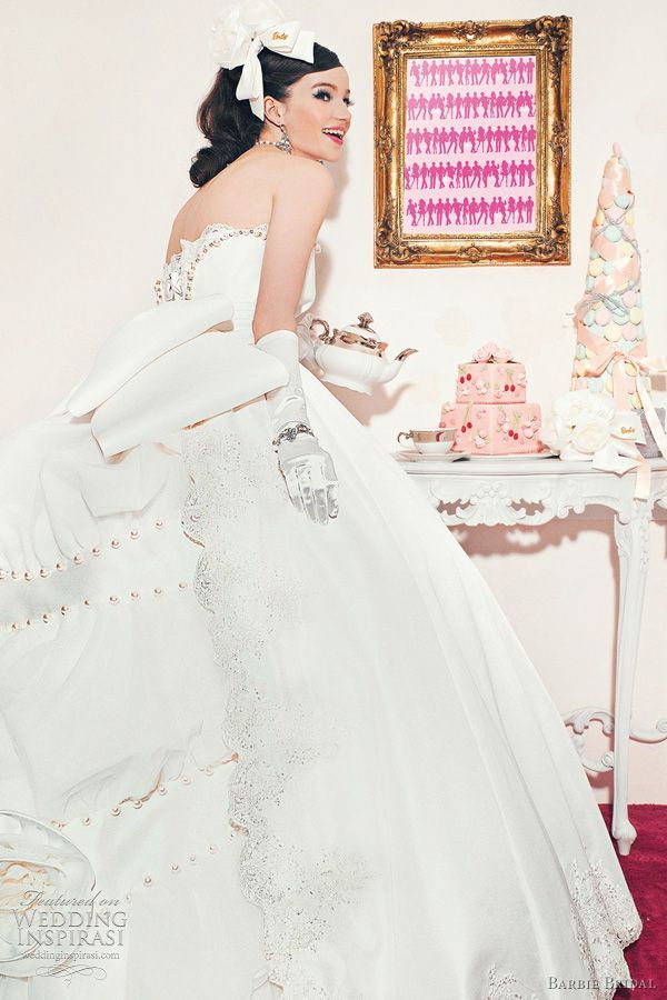 A Cute Collection of Pure White Dresses from "Barbie BRIDAL" Showcasing the World of Barbie ♡にて紹介している画像