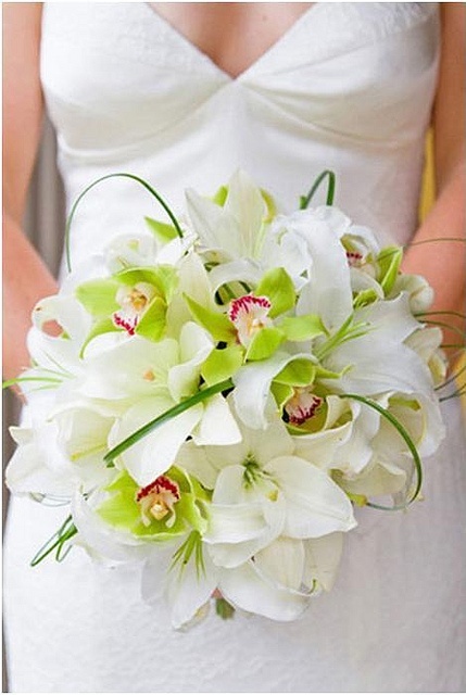Love, Hope, Compassion… Choosing Wedding Bouquets Inspired by Flower Meanings♡にて紹介している画像