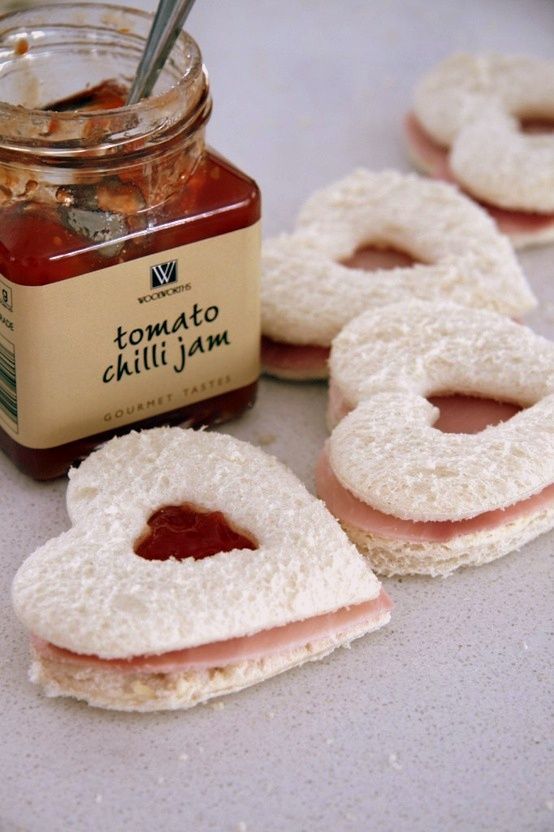 Cheers to an Ordinary Day! How About a Tea Party Themed Around Alice in Wonderland?にて紹介している画像