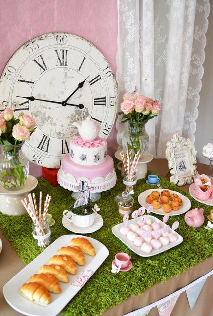 Cheers to an Ordinary Day! How About a Tea Party Themed Around Alice in Wonderland?にて紹介している画像