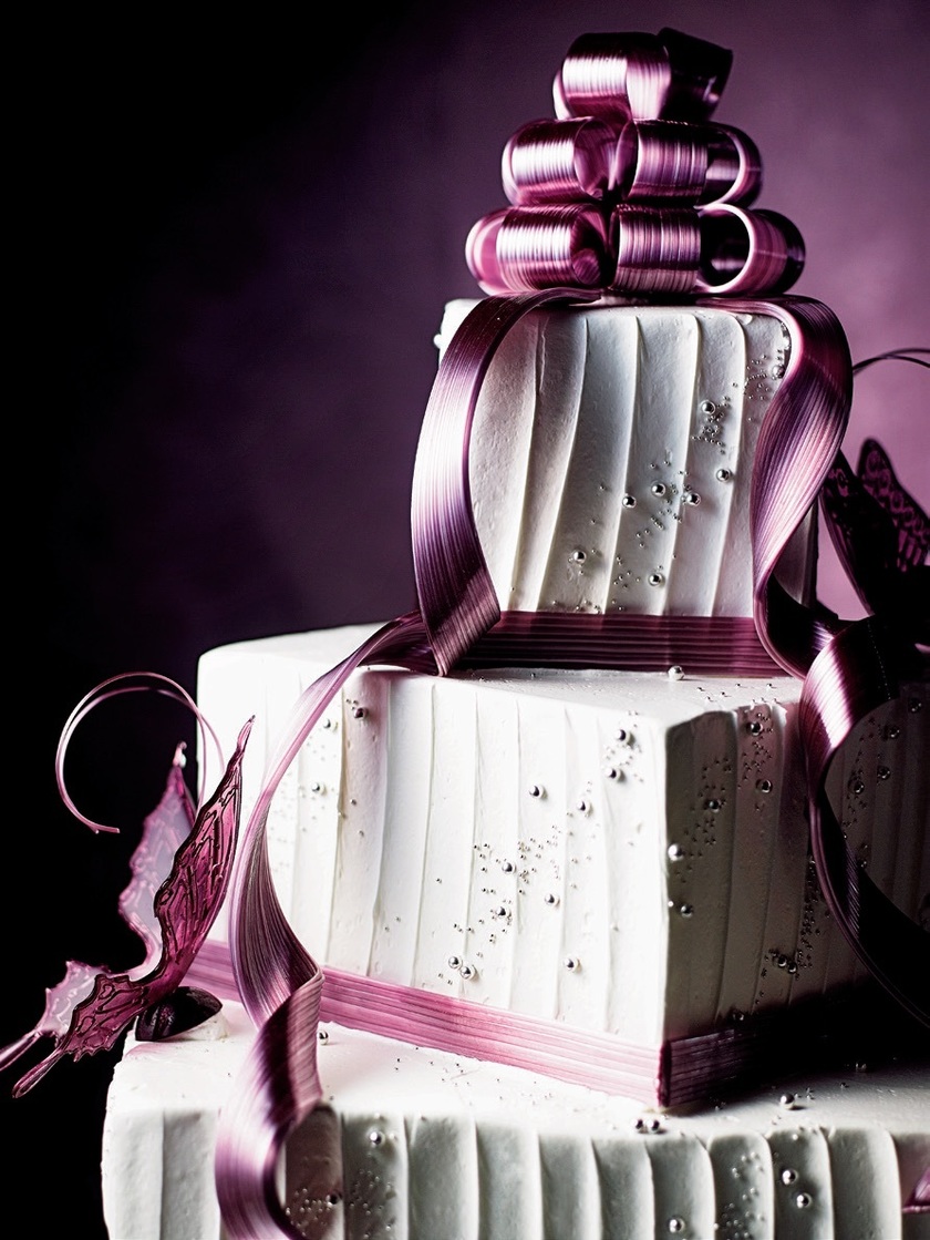 "Selected 8 Dream Venues! Discover the Chic Wedding Cakes at Luxurious Locations!"にて紹介している画像