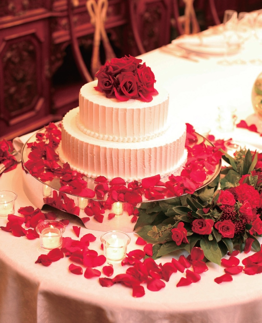 "Selected 8 Dream Venues! Discover the Chic Wedding Cakes at Luxurious Locations!"にて紹介している画像